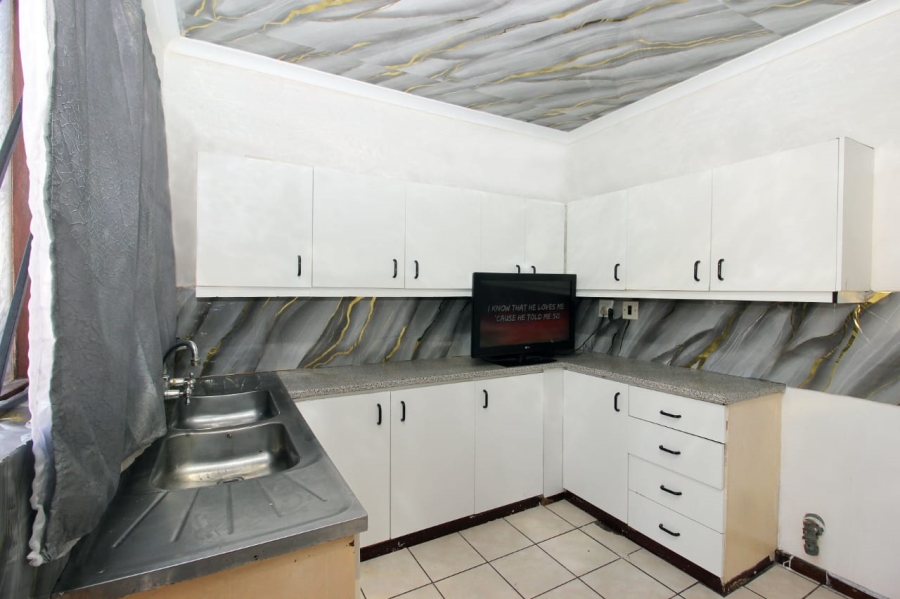 4 Bedroom Property for Sale in Hillview Western Cape
